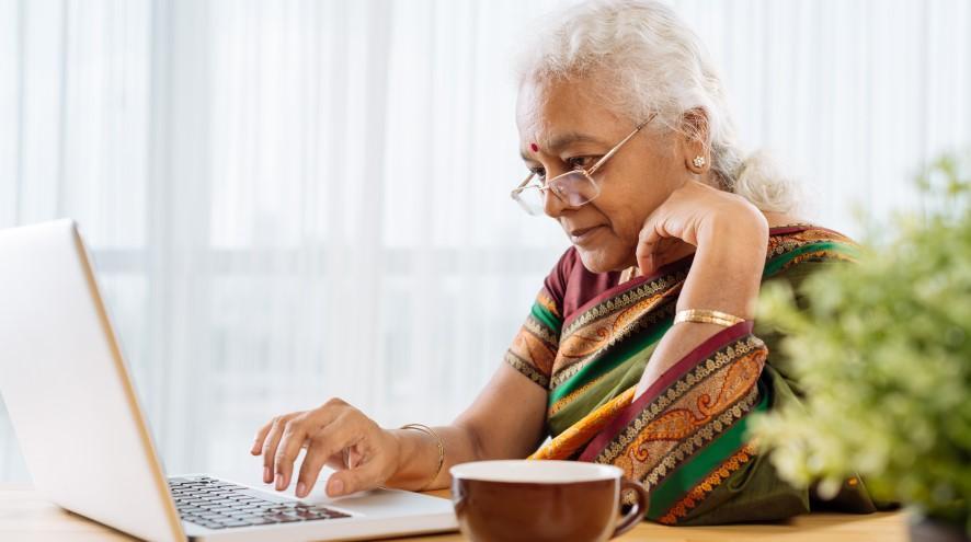 Senior woman on laptop.